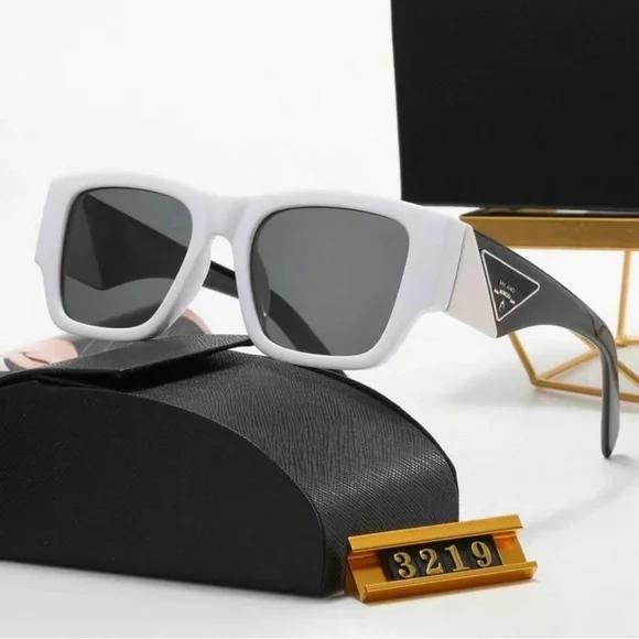 Designer Glasses - Picture 5 of 7